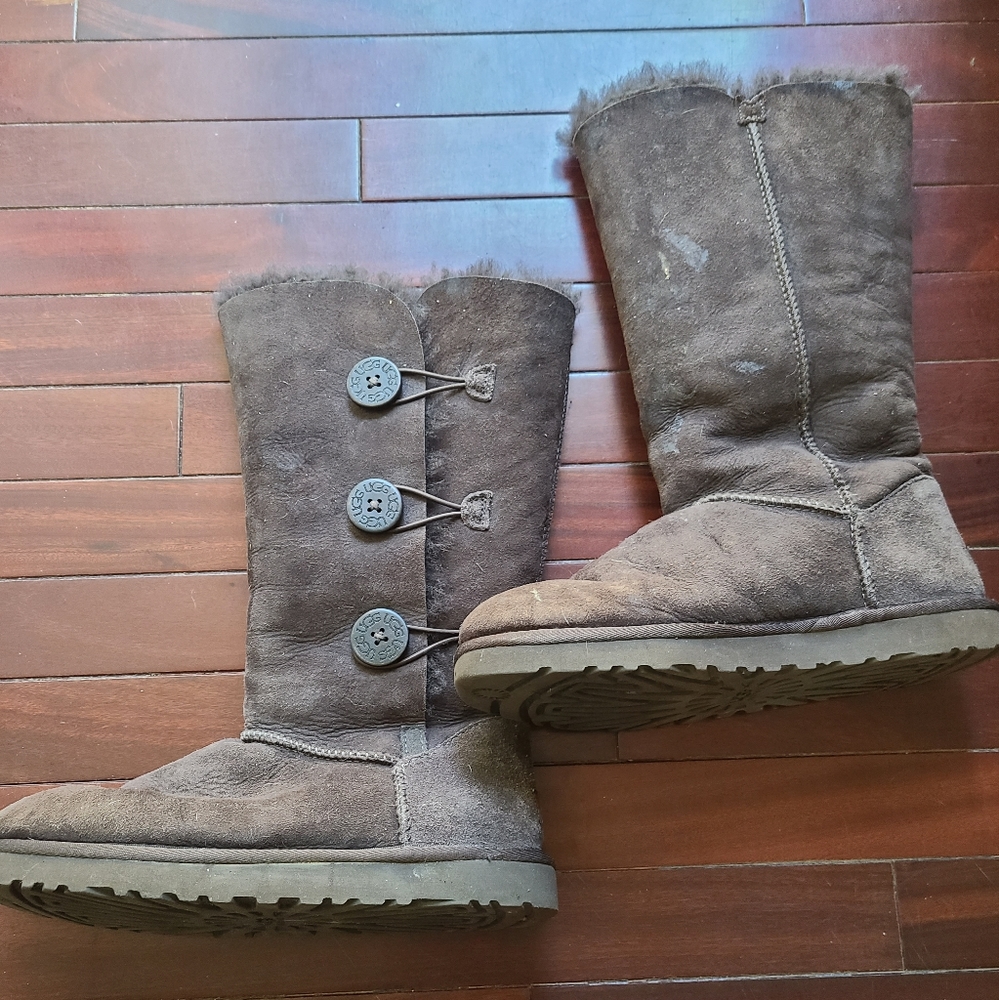 Brown Rall UGG boots size 9